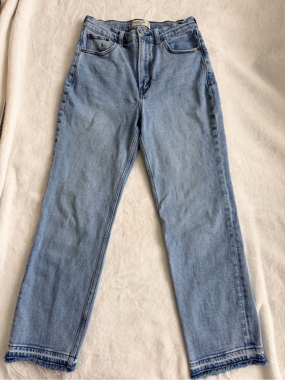 Abercrombie & Fitch Ankle Straight-Leg Ultra High Rise Jeans - Picture 2 of 9